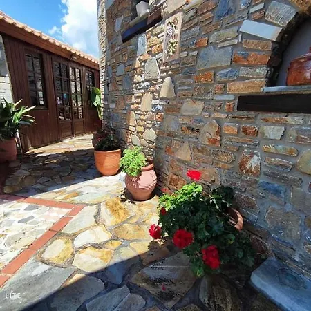 Terpou Stonehouse And Deluxe Family Hotel 4*