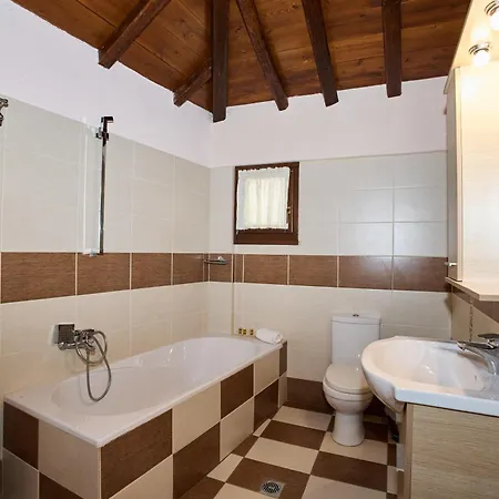 Hotel Terpou Stonehouse And Deluxe Family 4*