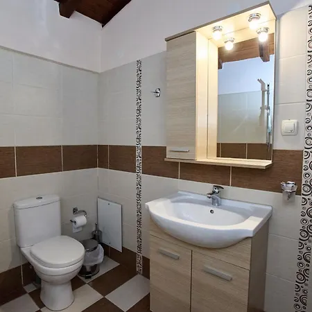 Terpou Stonehouse And Deluxe Family