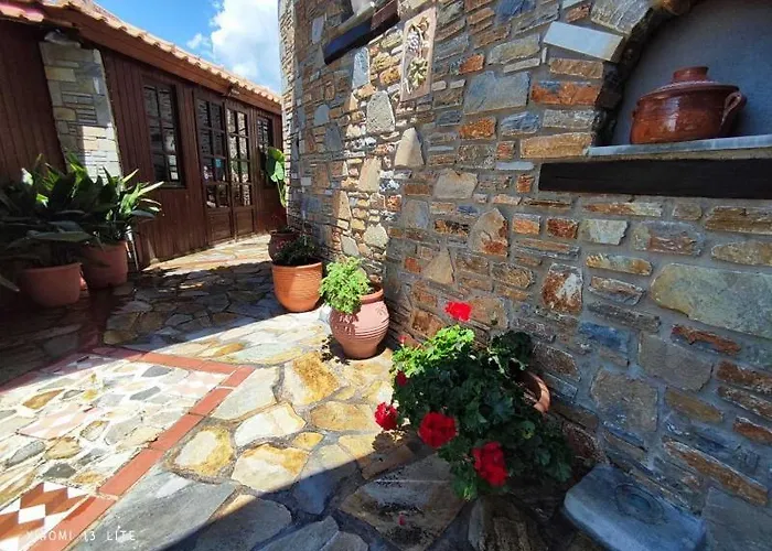 Terpou Stonehouse And Deluxe Family Hotel 4*