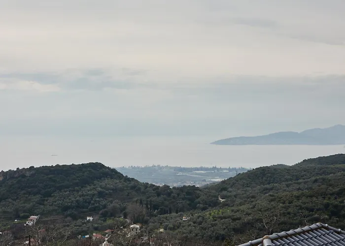 Hotel Terpou Stonehouse And Deluxe Family 4*