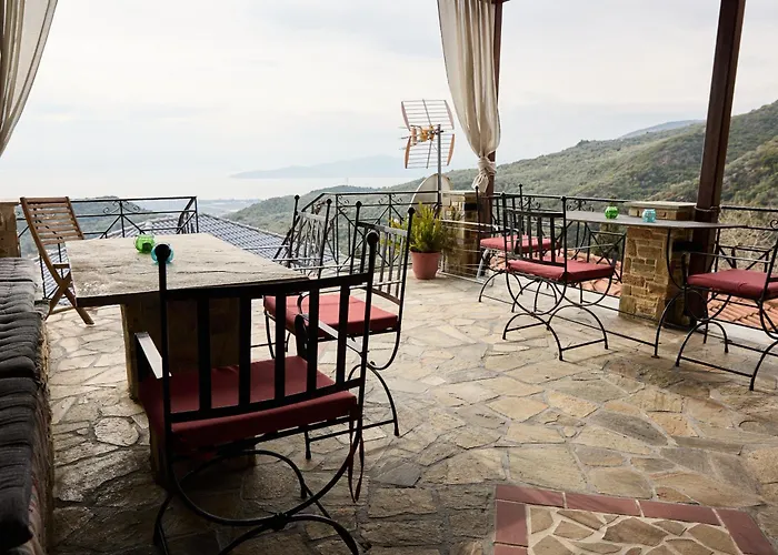 Terpou Stonehouse And Deluxe Family Hotel