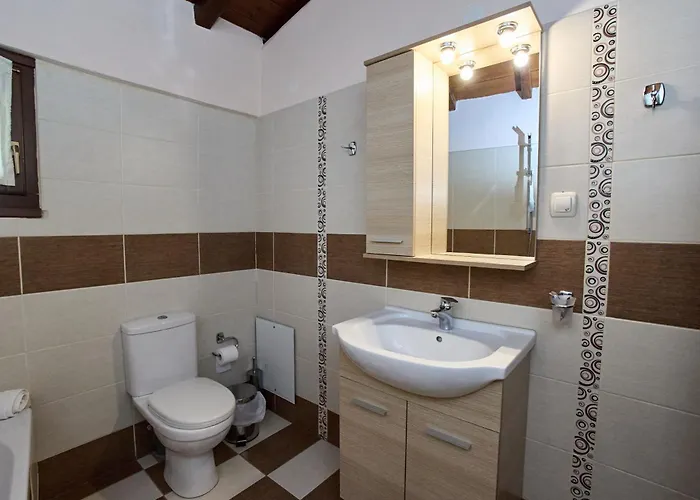 Terpou Stonehouse And Deluxe Family